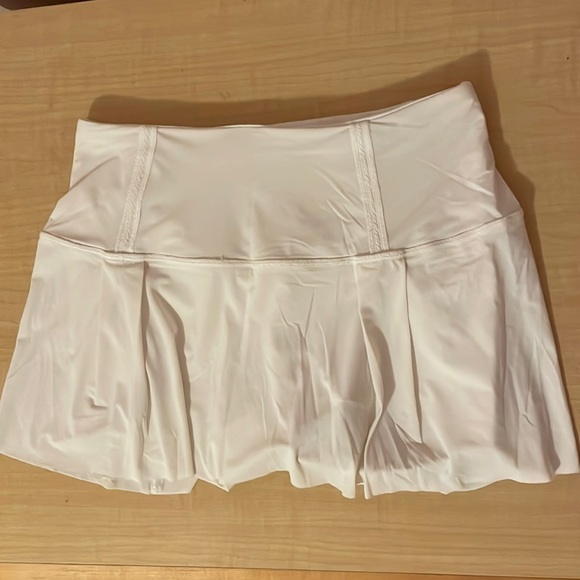 White lululemon skirt - Picture 1 of 4